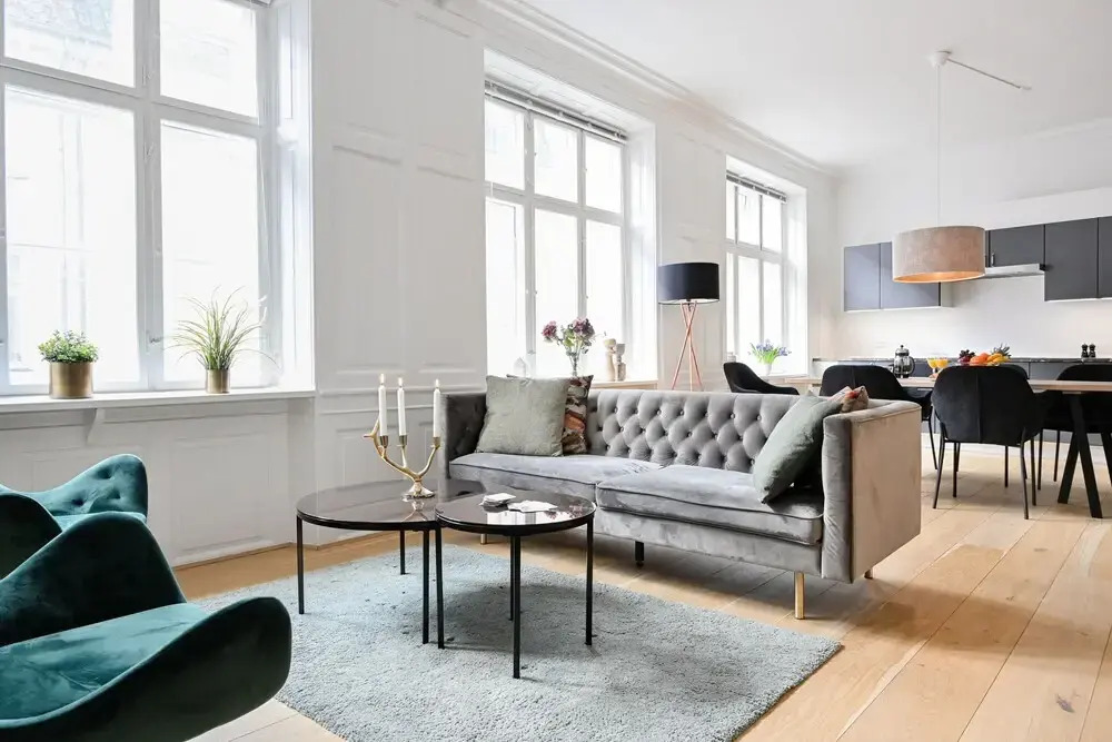 Sanders Arrow - Chic 3-bdr Apt w City View