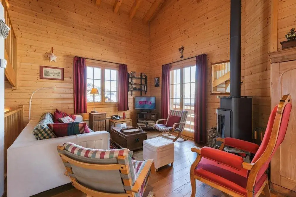 Montebello - Cozy Classic Swiss Chalet With Stunning Views