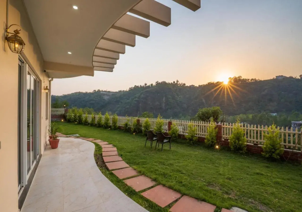 SaffronStays Casa Bellissimo, Dehradun - luxury villa near Malsi Deer Park with valley views
