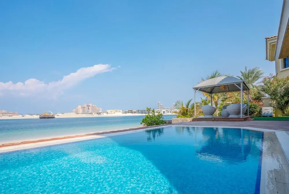 5BR Beach & pool villa in Palm