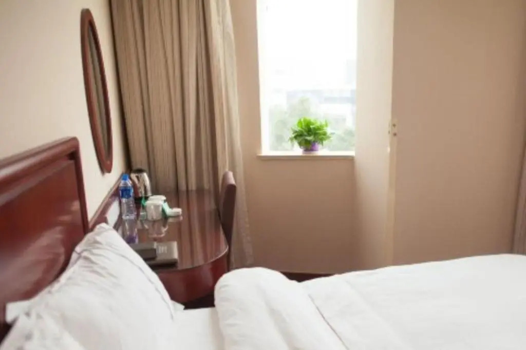 GreenTree Inn Jiangsu Wuxi New District High Speed Rail Station Newland Family Express Hotel