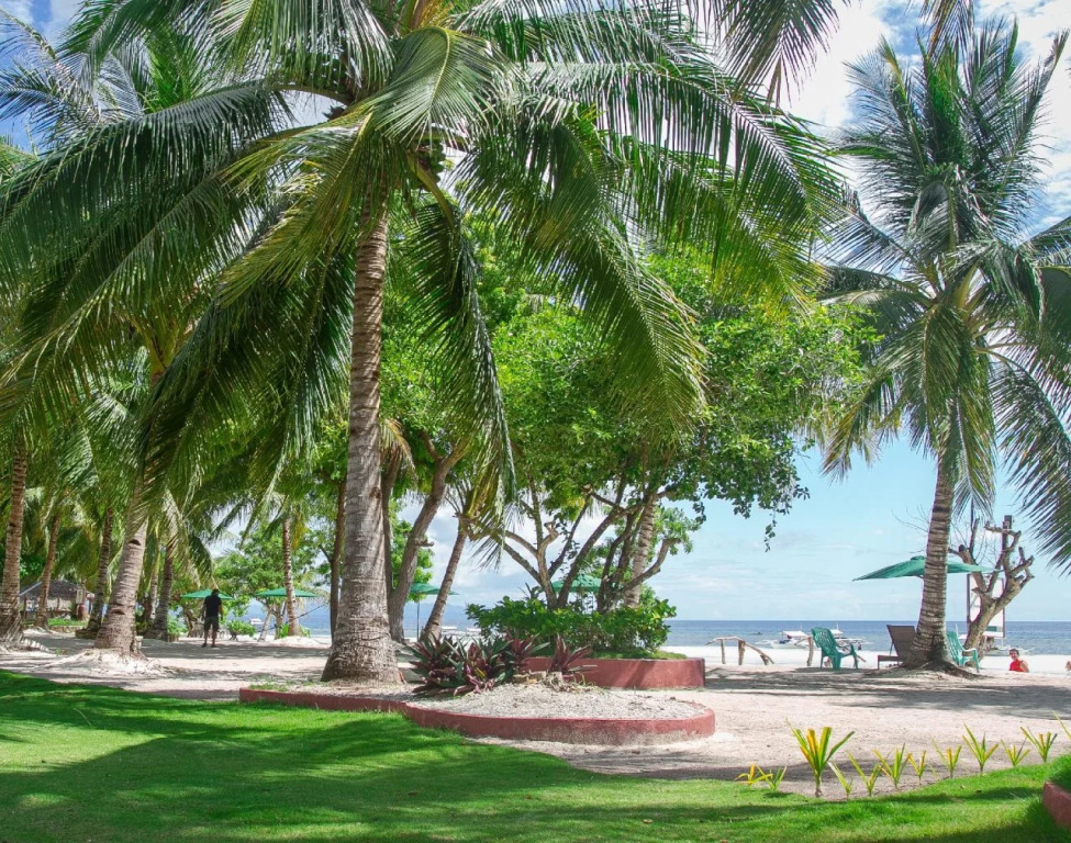 Whites and Greens Beach Resort