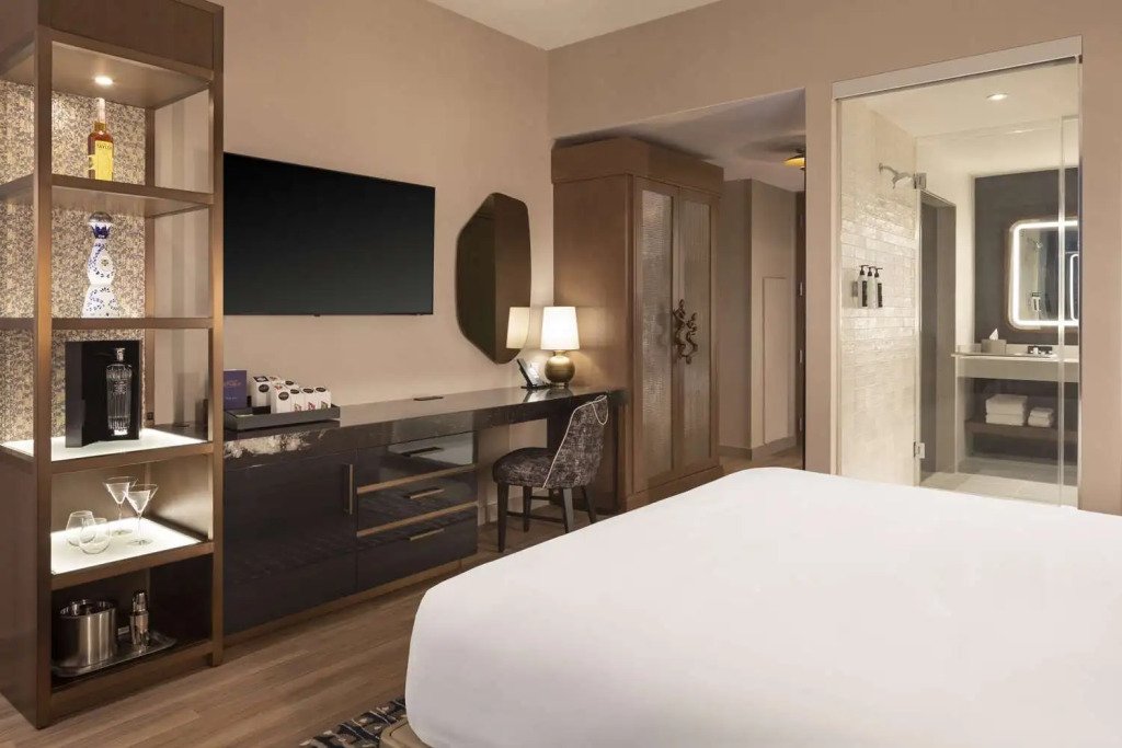 Caesars Republic Scottsdale, a Hilton Hotel