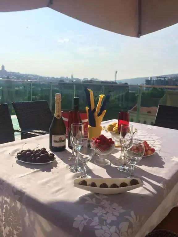 Lesya Apartment with Terrace