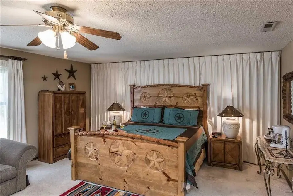 Cowboys Indians and Outlaws - Three Bedroom Cabin
