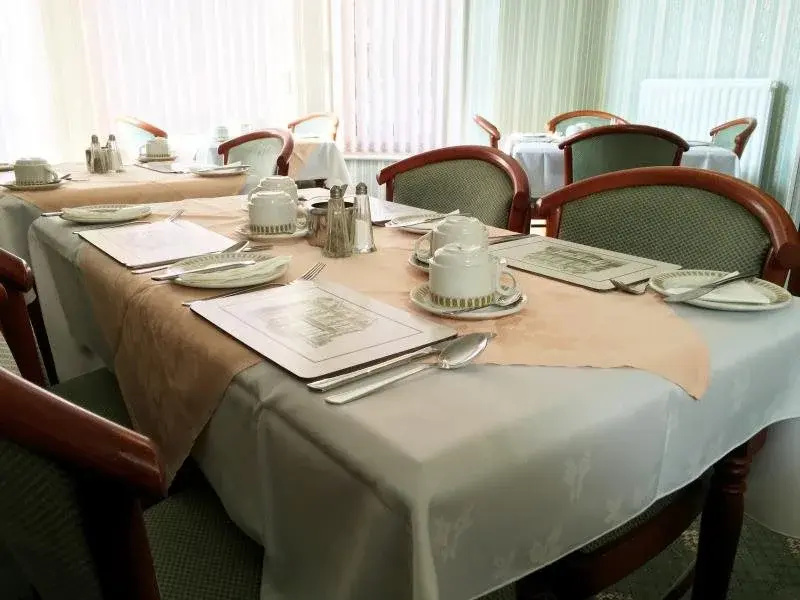 Ivydene Hotel