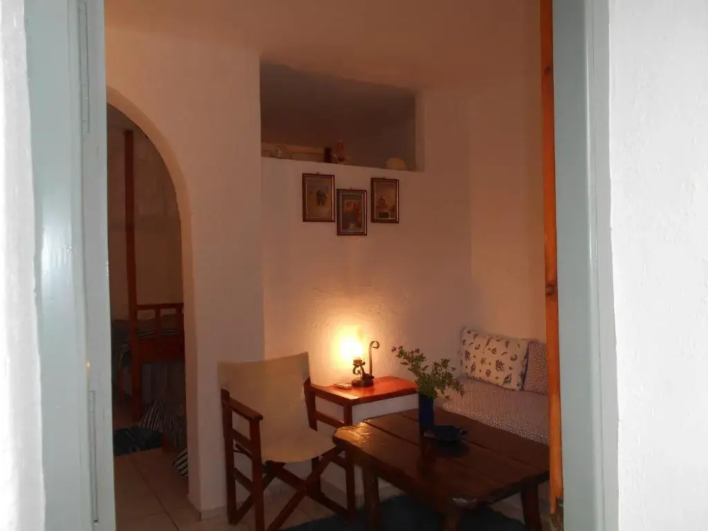 PATMOS Mathios Studios- apartments