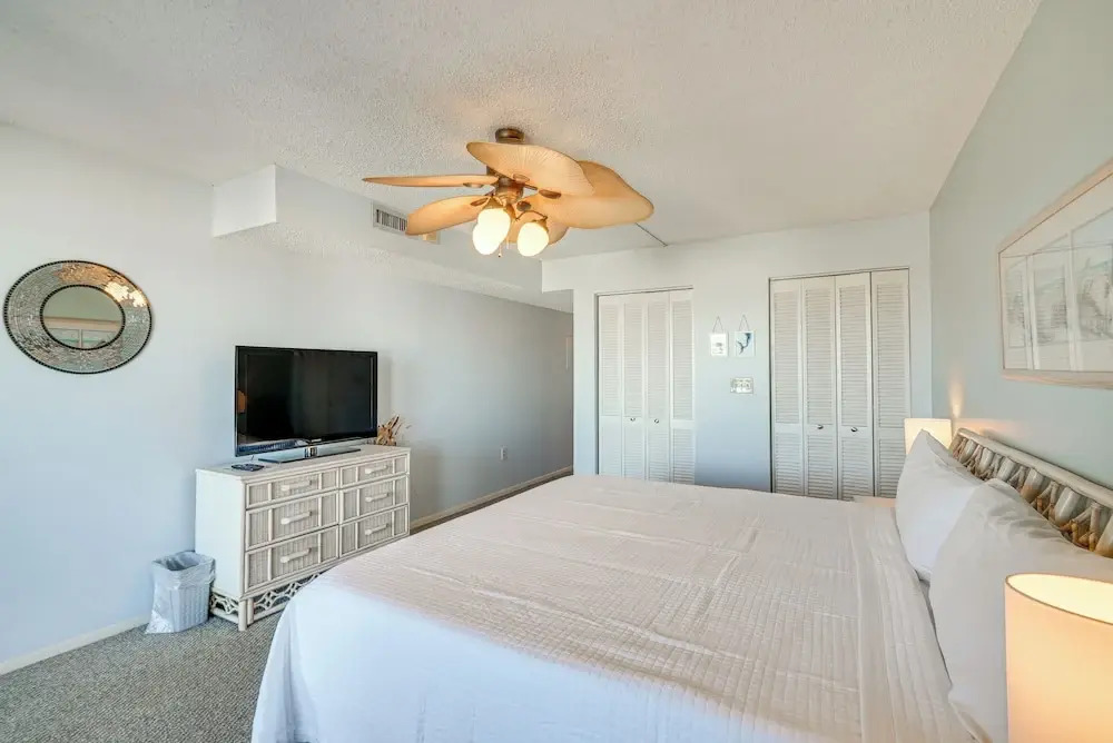 Regency Towers PCB Condo: Beach Access & 2 Pools
