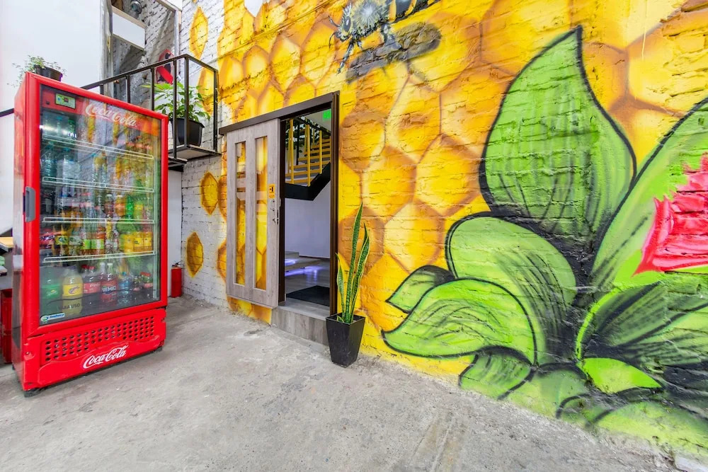 Ayenda Bee Hotel