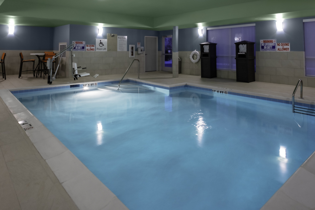 Holiday Inn Express & Suites Wilmington West - Medical Park by IHG
