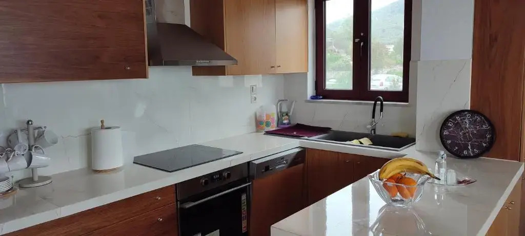 ALONI cottage