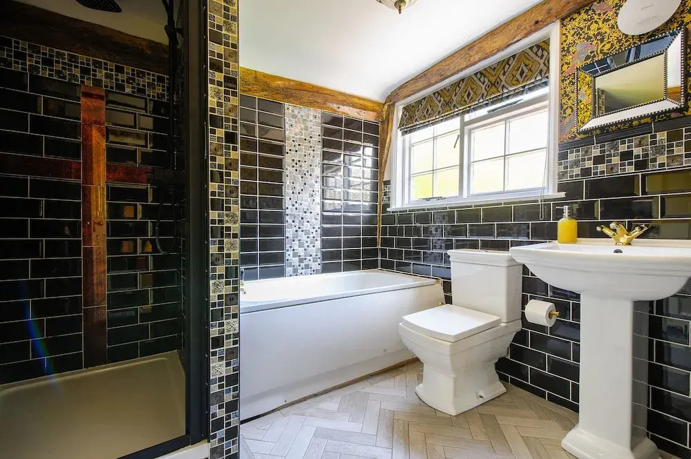 Luxury 2 Bed Manor House Hot Tub Cinema Room Skytv