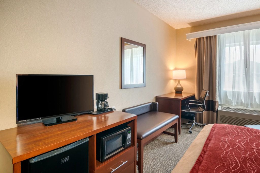 Comfort Suites Clackamas