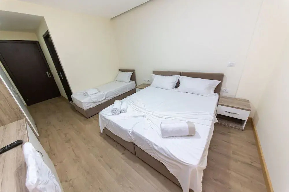 Esal Hotel