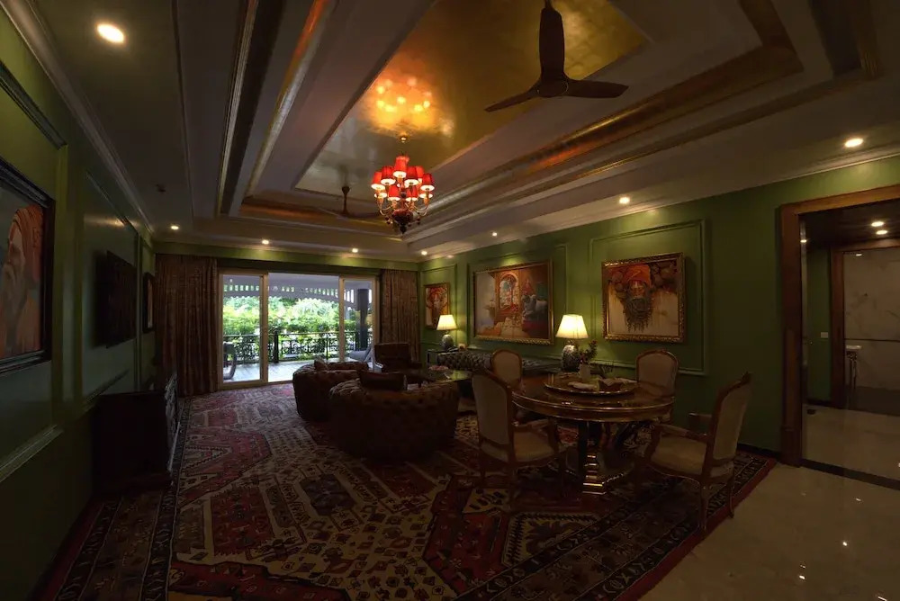Mayfair Oasis Resort & Convention