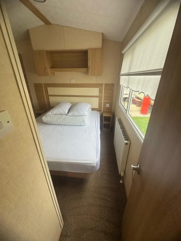3 Bed Caravan - Sleeps 8 - Pets - Parking