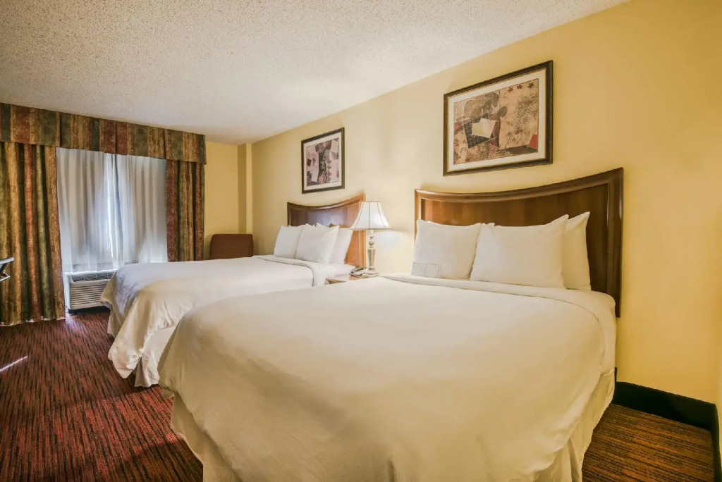 MCM Elegante Hotel and Suites – Dallas