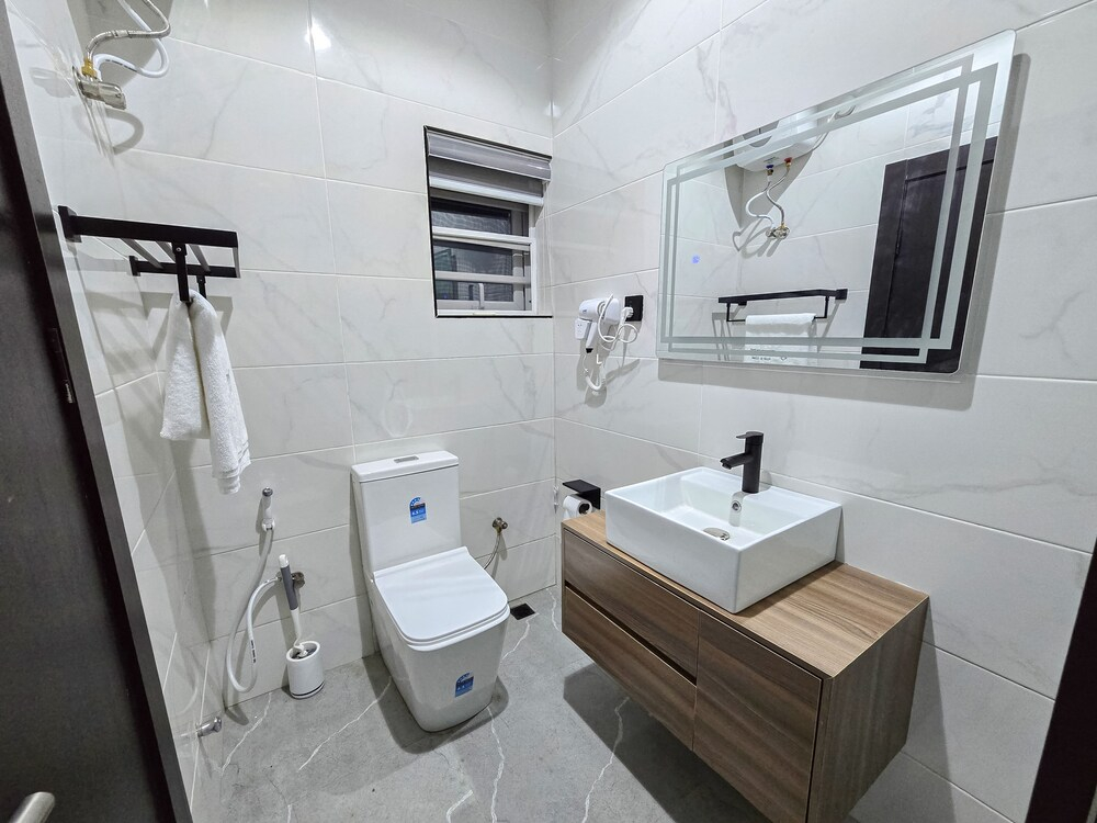 Twinny Hotel & Suites