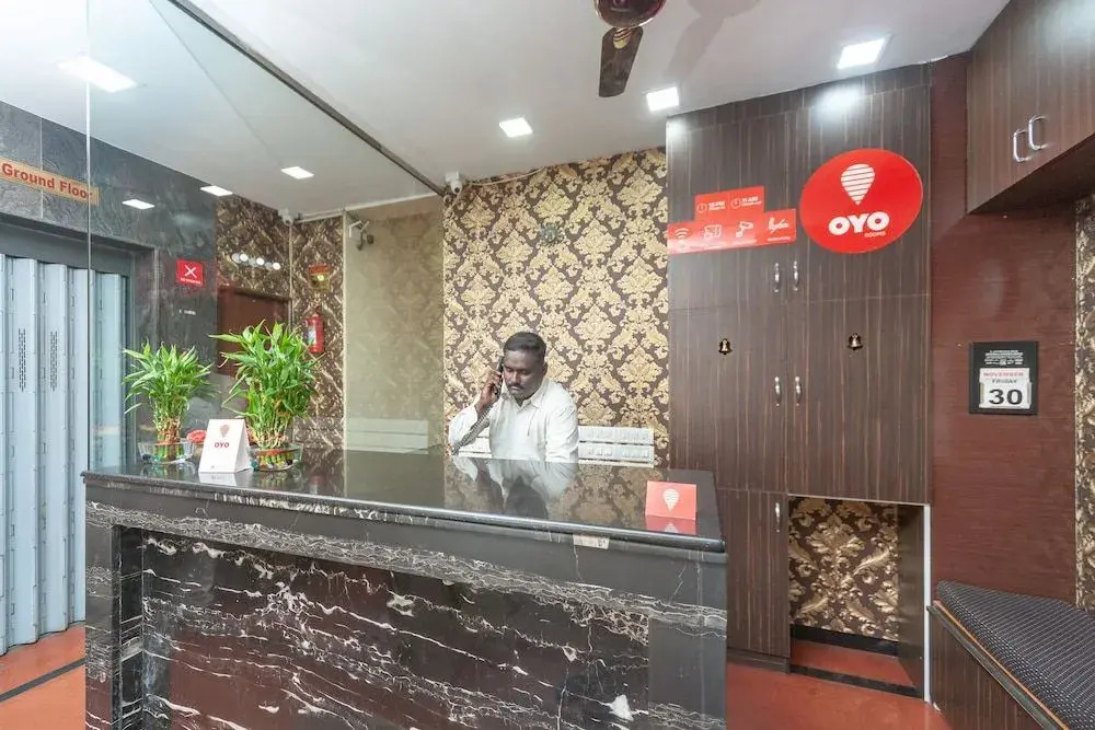 Oyo 8410 Rajeswari Tower