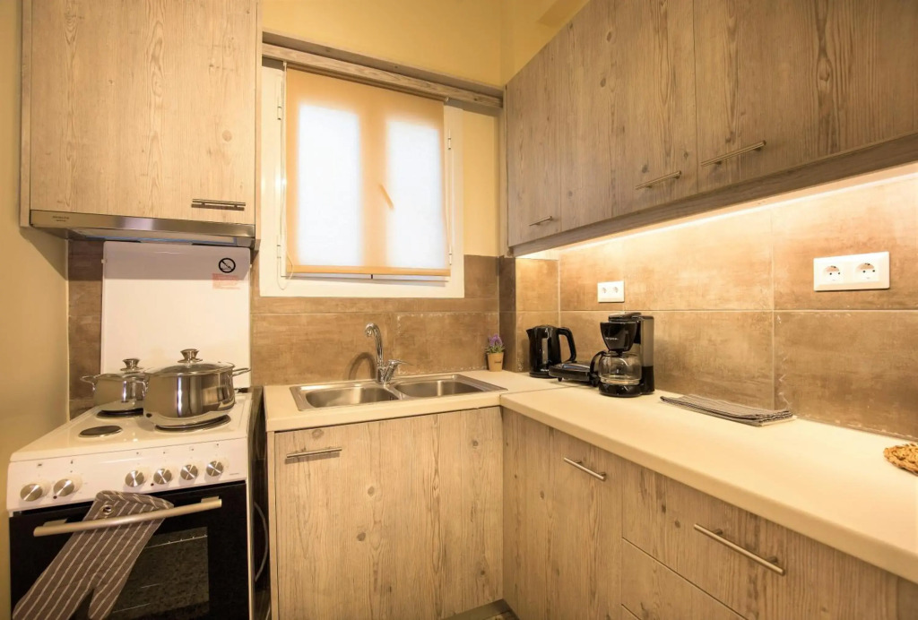 Lycabettus Quiet Renovated Apartment