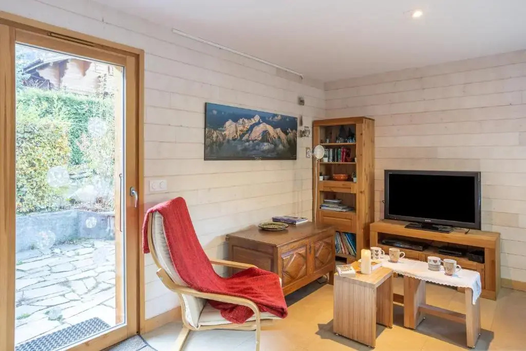 Chalet de 3 chambres avec jardin amenage et wifi a Les Houches a 2 km des pistes