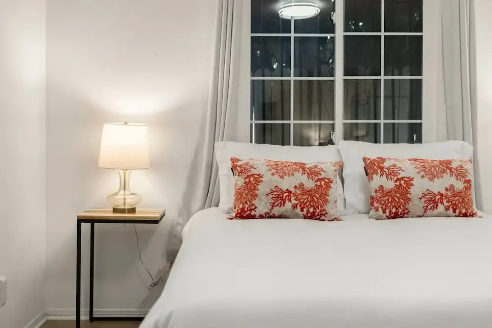 Lanzit Bnb - 35 Percent off June Low Fees