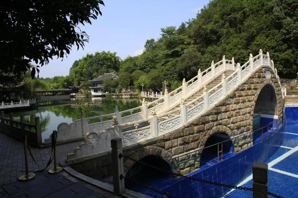 Fu yuan guo bin Hotel