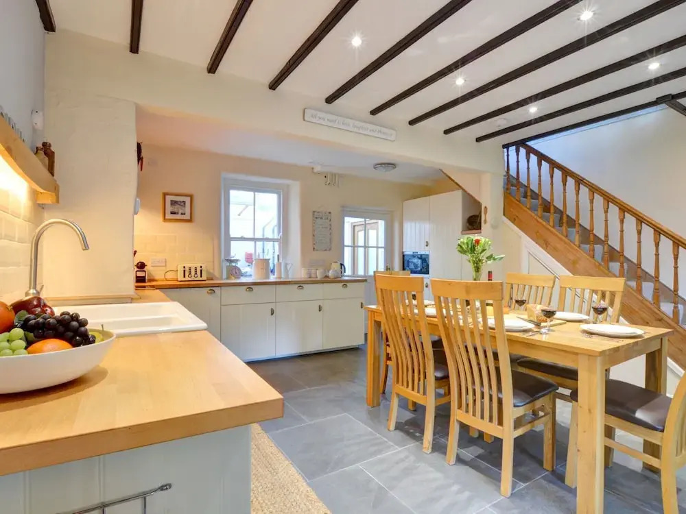 Restful Holiday Home in Glandwr near River