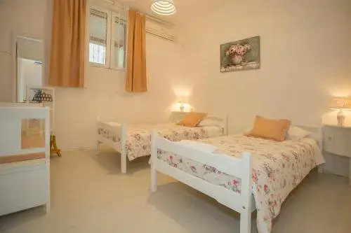Summer Bay Apartments