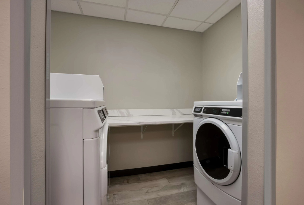 The Hub Middletown Red Bank- Best Western Signature Collection
