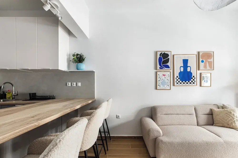 Les Nuances de Blue 1-BR Apt in Athens