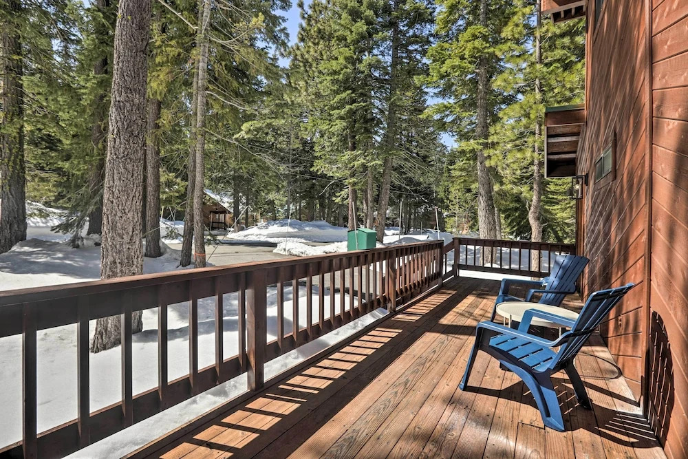 Tahoe Donner Retreat w/ Decks & Lake Access!