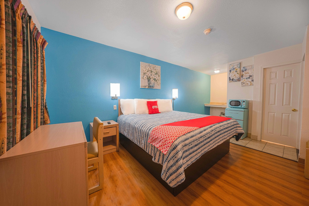 Royal Gateway Motel