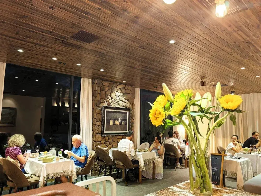 Guilin Village Creek Inn
