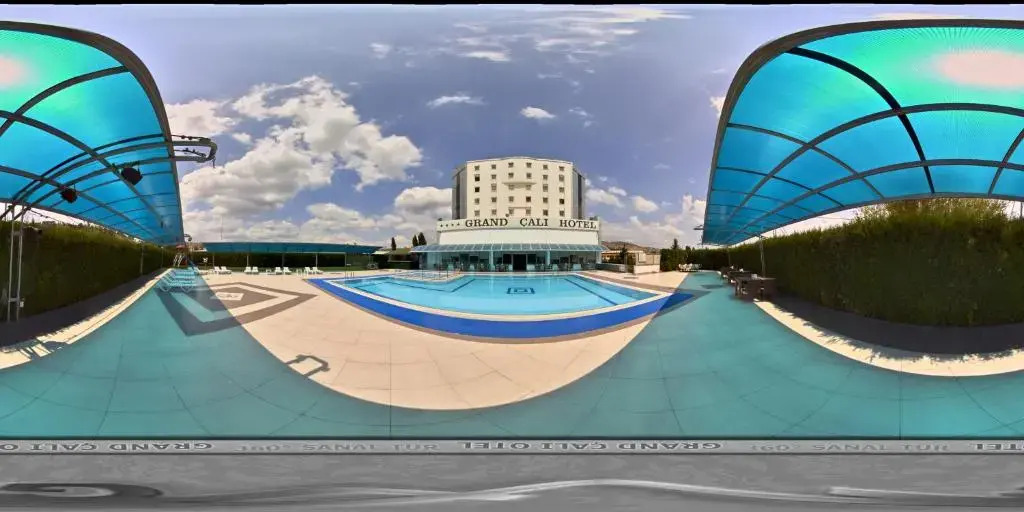 Grand Cali Hotel