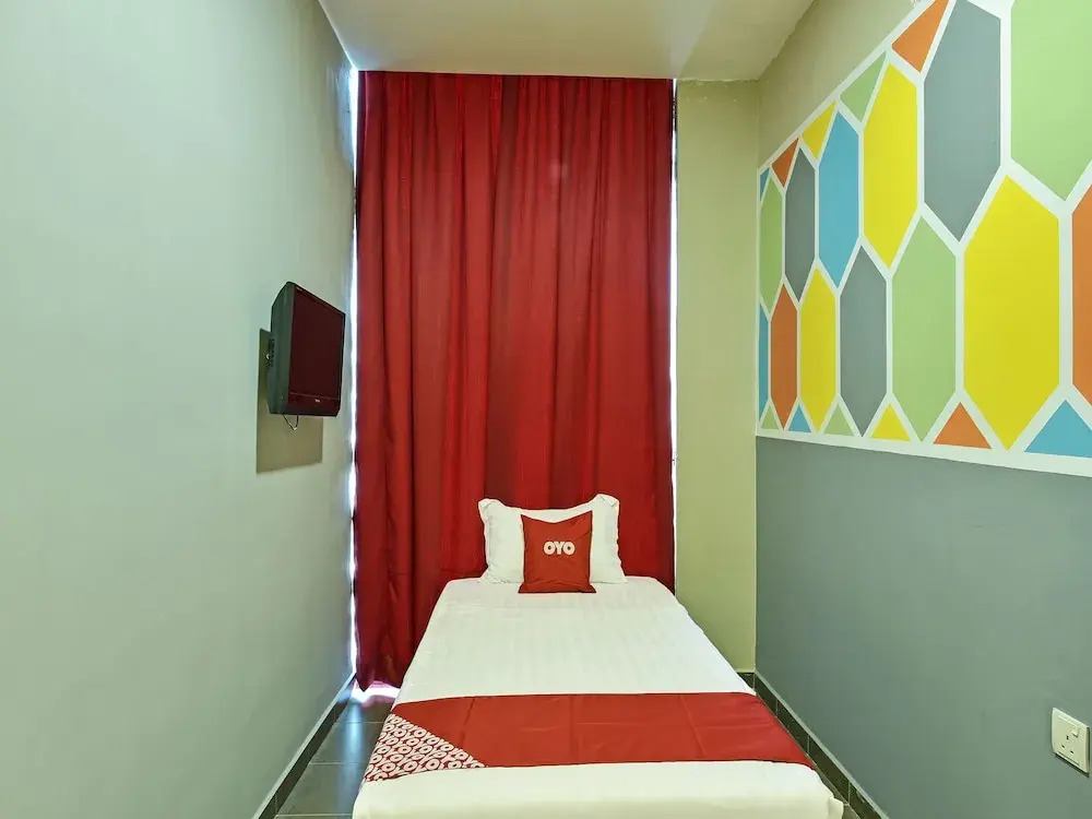 SUPER OYO 90701 Venomi Hotel