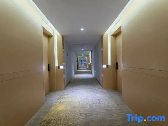 Ningbo Bochen Man Yue Hotel