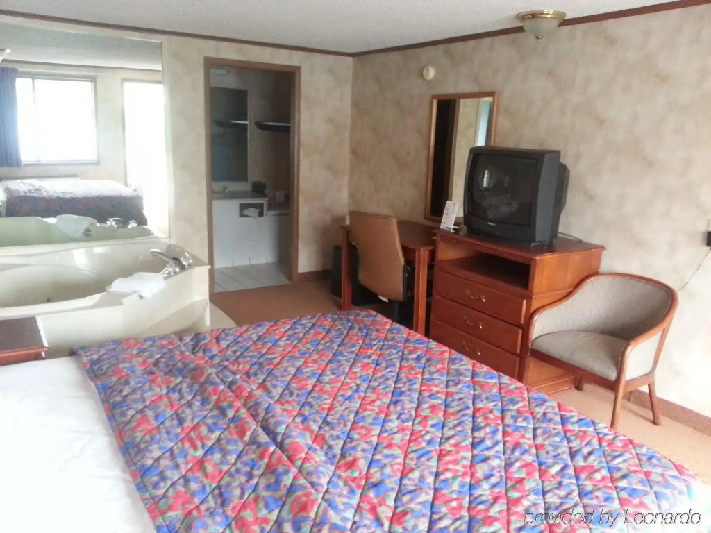 Americas Best Value Inn And Suites-Monroe