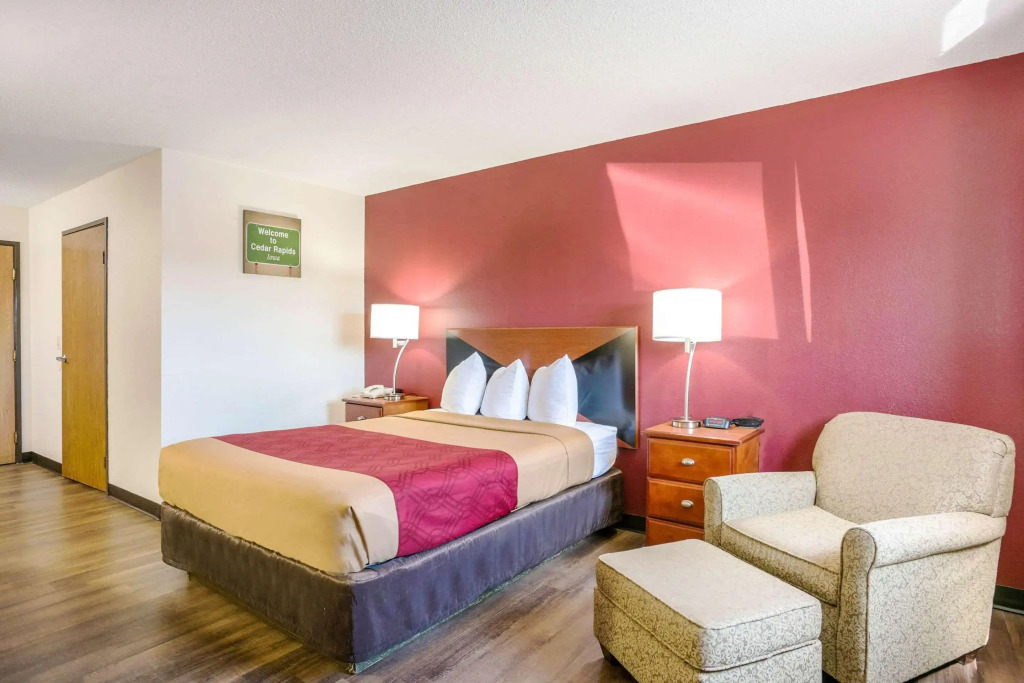 Econo Lodge Cedar Rapids South
