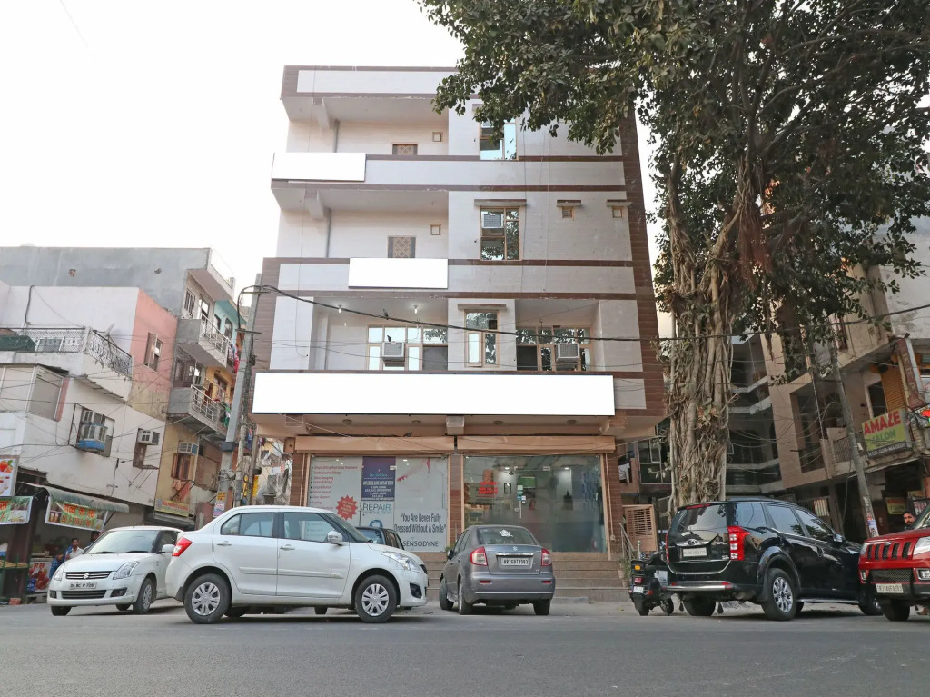 Oyo 12911 New Capital Inn