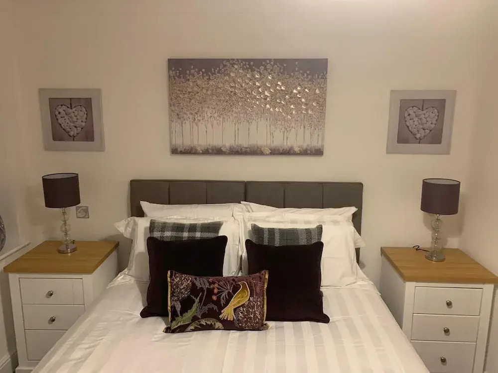 Absolute Stays At The Qube - Families Contractors, Free Wifi