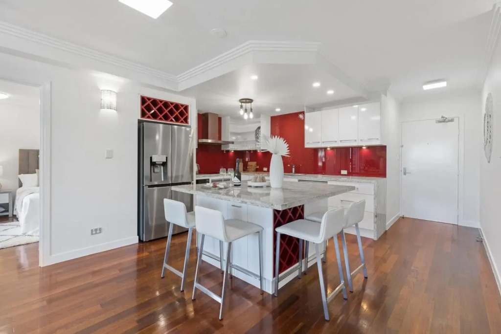 Stunning Costal 3 Bedroom Apartment In Cairns Cbd