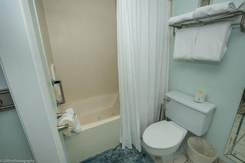Shoreline Towers 1023 - 2 Br Condo