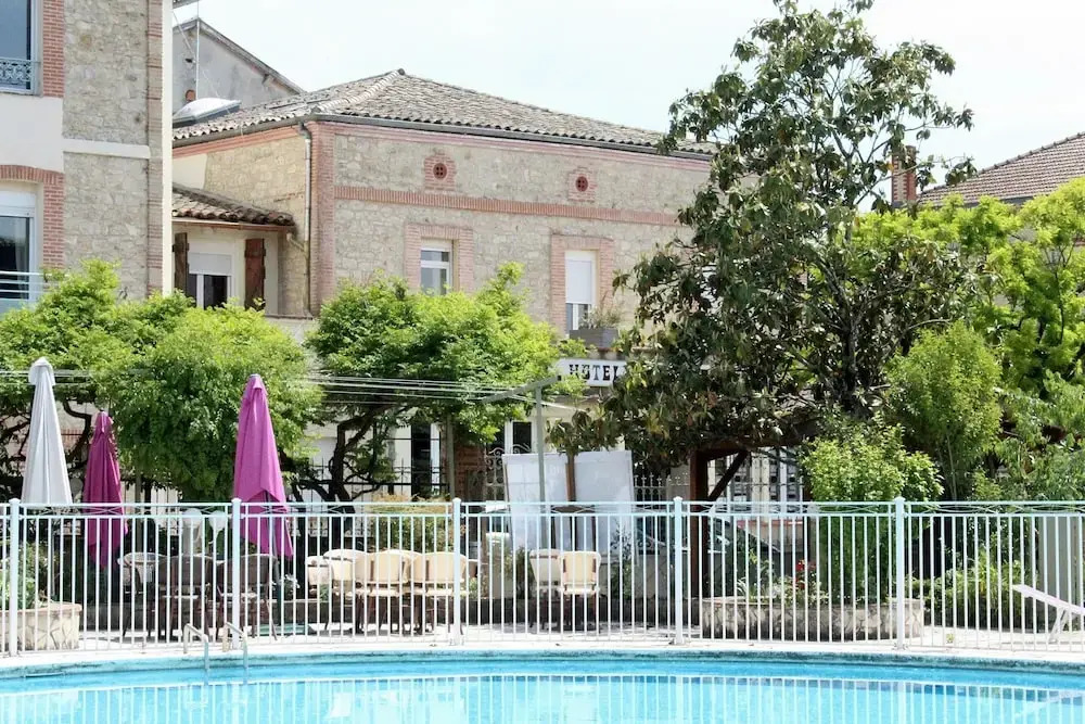 Hôtel Résidence Larroque