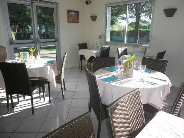 Hôtel Restaurant La Voile Bleue