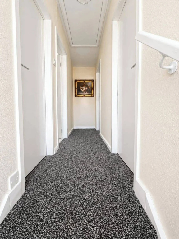 House Sleeps 10 With Parking and Garden