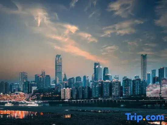 Yiduo Riverview Hotel (Chongqing Liberation Monument Hongya Cave)