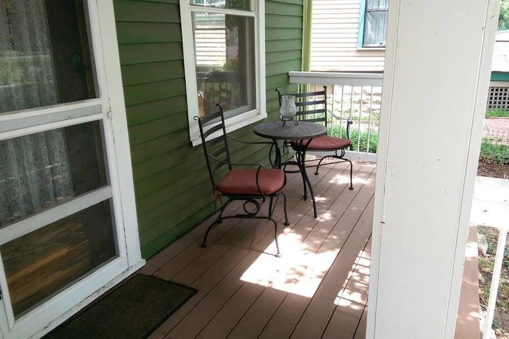 Room 420-Boulder Crescent Inn-Two Single Beds Holiday home 1 BestStayz
