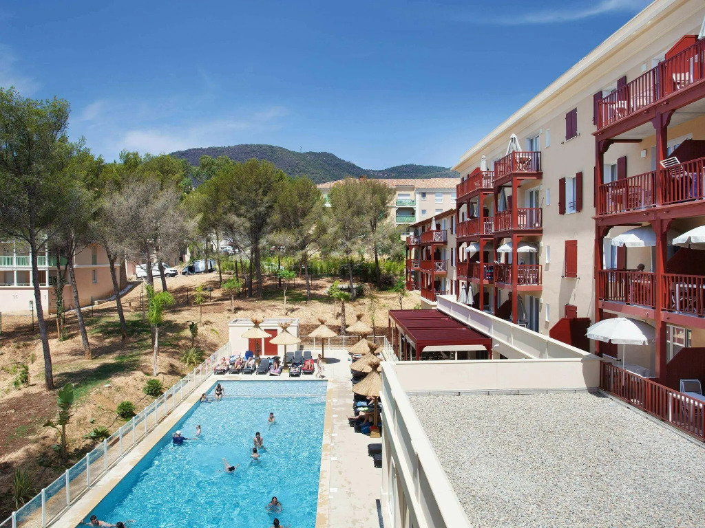 Beautiful apartment with balcony or terrace, near the beach