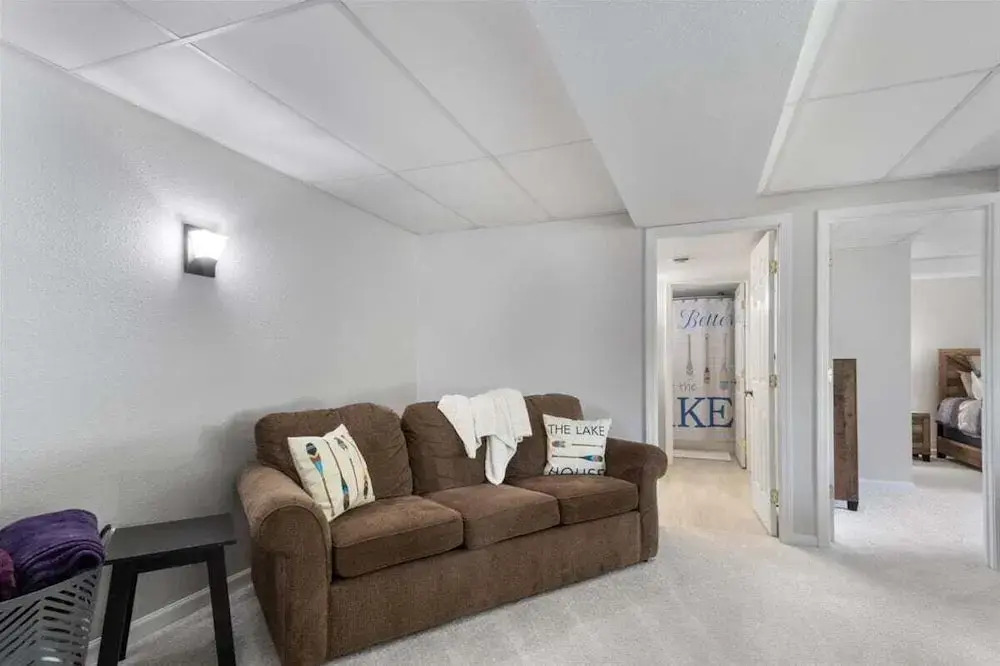 Gentle Sloped Lot, Private Dock, Boat Slip, Kayaks, Fire Table, Lakeview Deck, Family Friendly